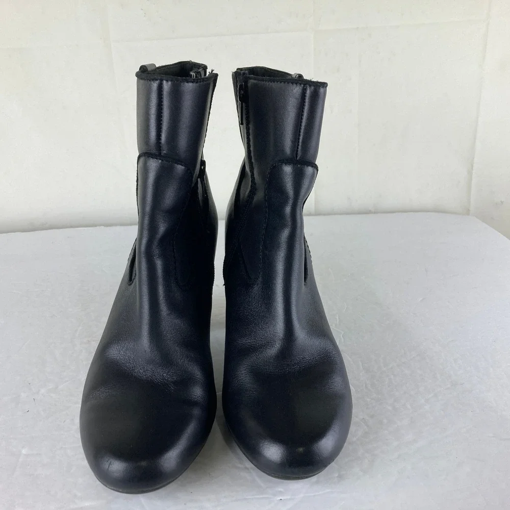 Clarks Ankle Boots Women 7.5 Black Leather Block Heel Side Zip Boho Office - Picture 3 of 8